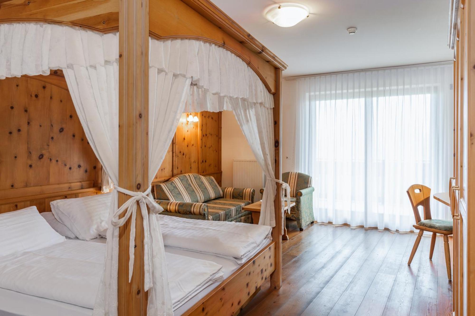 Hotel Asterbel Браєс Екстер'єр фото