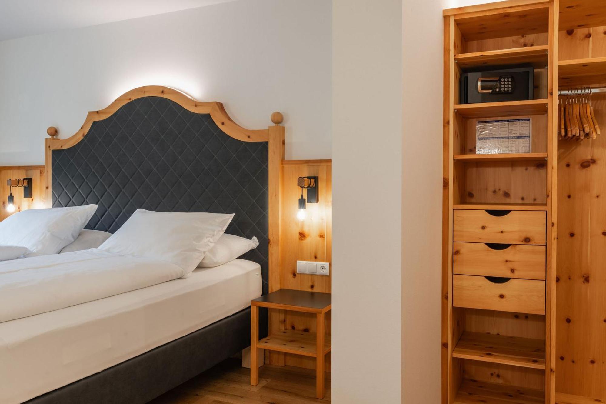 Hotel Asterbel Браєс Екстер'єр фото