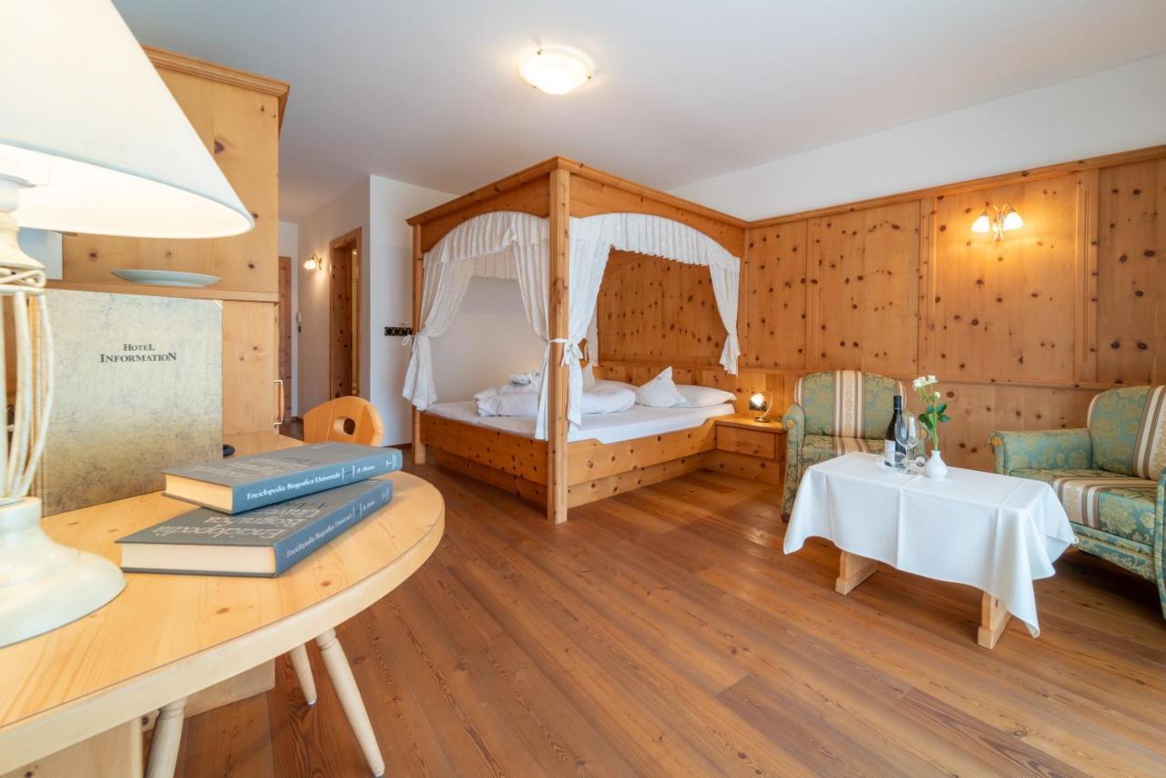 Hotel Asterbel Браєс Екстер'єр фото