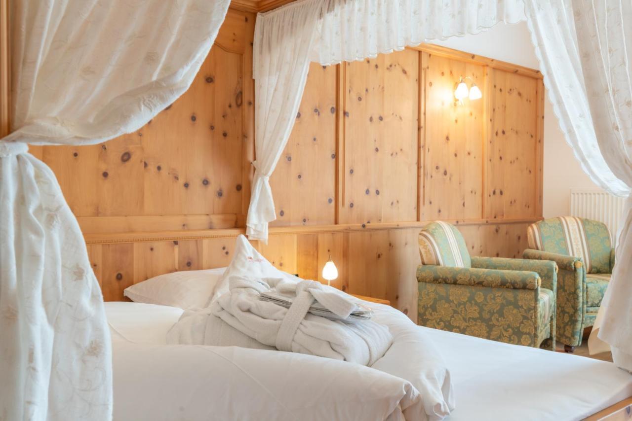Hotel Asterbel Браєс Екстер'єр фото